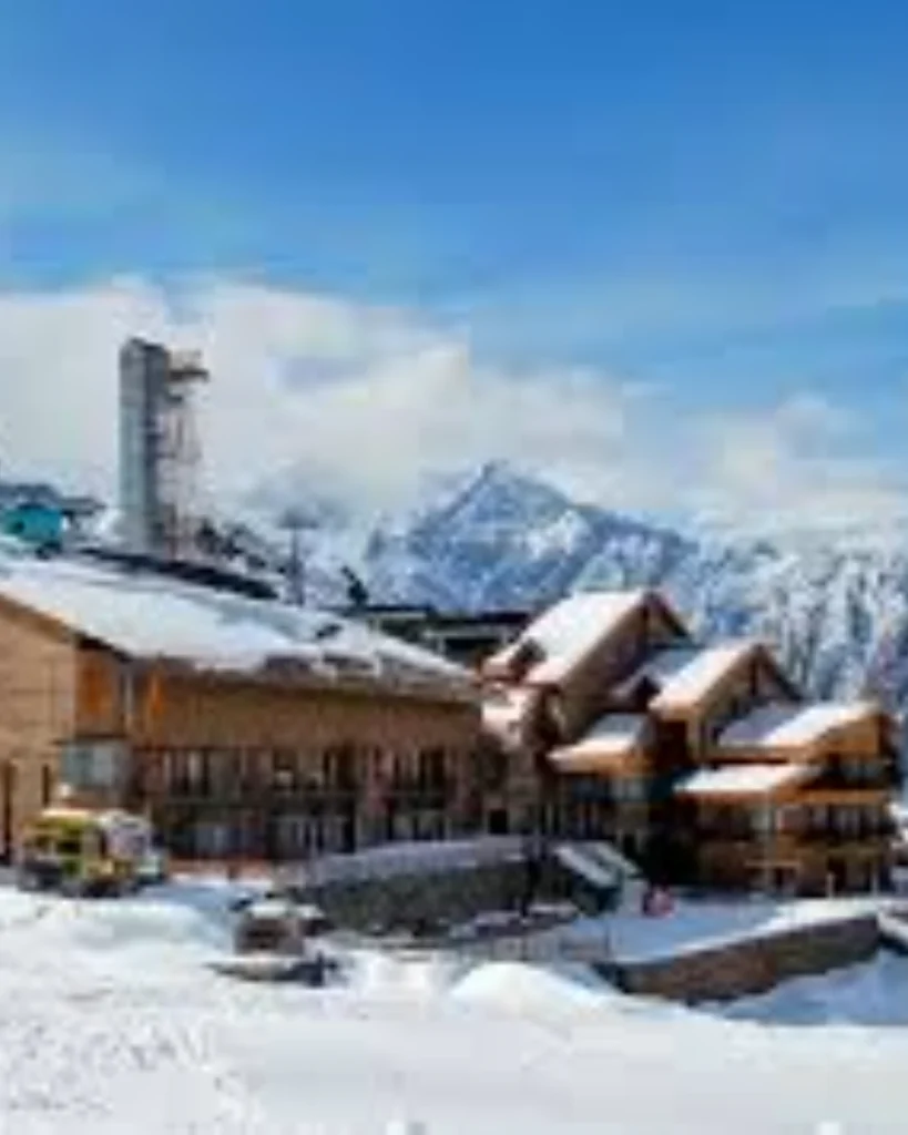 Auli skiing destination and Himalayan snow views